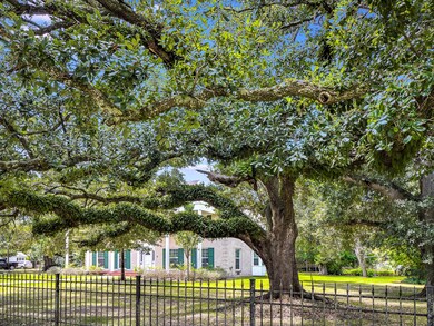 314 S Beauregard St, Alvin, TX 77511 - photo 5