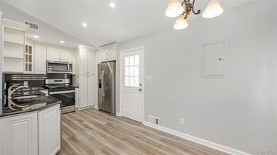 147 W Hampton Rd, Lindenhurst, NY 11757 - photo 5