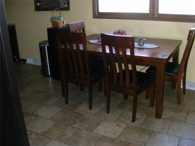 1002 W Virginia Ave, Effingham, IL 62401 - photo 2