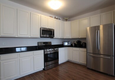 276 Beachway Ave unit 9, Keansburg, NJ 07734 - photo 5