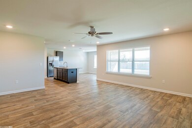 Laminate flooring in Lvg/Kit/Brkfst