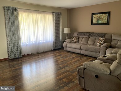 2480 Wenger Ln, Chambersburg, PA 17201 - photo 5