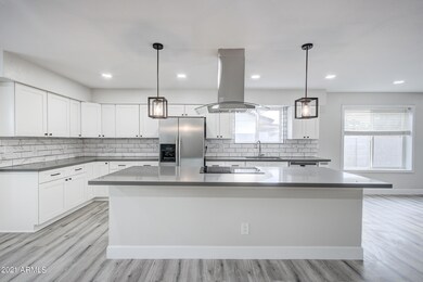 1216 E Ivyglen St-19