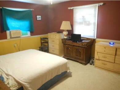 206 Laplatte Cir, Shelburne, VT 05482 - photo 5