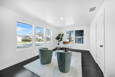 111 W Russell St, Weatherford, TX 76086 - photo 2