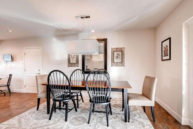 4301 E Clarendon Ave Phoenix-large-007-D