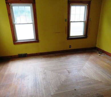 341 S Main St, Orange, MA 01364 - photo 3