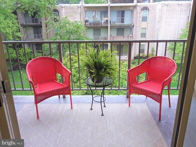 30 Canterbury Square unit 301, Alexandria, VA 22304 - photo 2