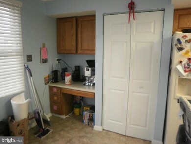 18830 Sky Blue Cir, Germantown, MD 20874 - photo 5