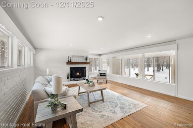 251 Doremus Ave, Waterford, MI 48328 - photo 5