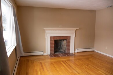 16 Quinn Dr, Holyoke, MA 01040 - photo 4