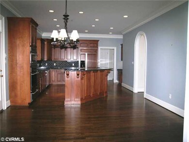 Kitchen - Kitchen with large Eat in Area