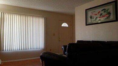 Vista Ave Living Room 2