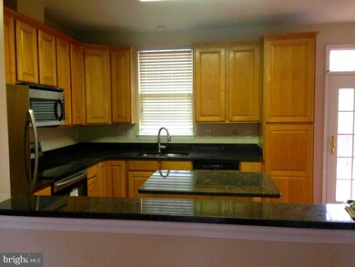 13004 Shamrock Glen Dr, Germantown, MD 20874 - photo 5