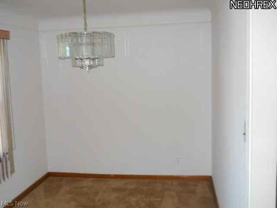 5103 Arch St, Maple Heights, OH 44137 - photo 5