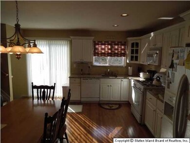 64 Chess Loop, Staten Island, NY 10306 - photo 5