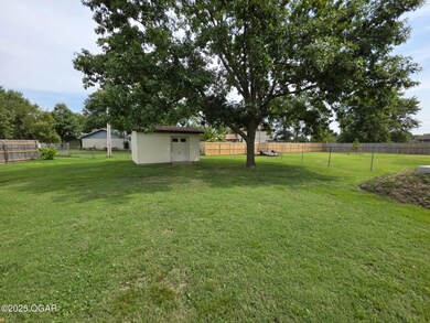 1300 Maple Dr, Miami, OK 74354 - photo 7