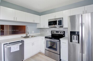 960 N Franklin Ave unit 960D, Homestead, FL 33034 - photo 7