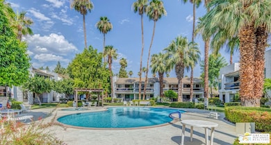 5205 E Waverly Dr unit 91, Palm Springs, CA 92264 - photo 3