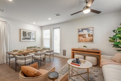 Receive Up to 12 Weeks Free Base Rent + $2000 Gift Card on select homes!*
*Minimum lease term applies.