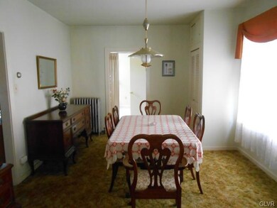 876 Cattell St, Easton, PA 18042 - photo 4