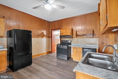 527 W Church St, Hagerstown, MD 21740 - photo 6