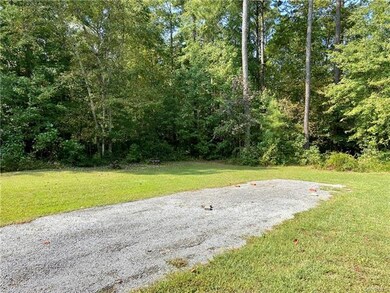 9470 Robin Rd, Disputanta, VA 23842 - photo 4