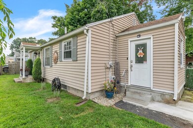 72 W Bay Path Terrace, Springfield, MA 01109 - photo 4