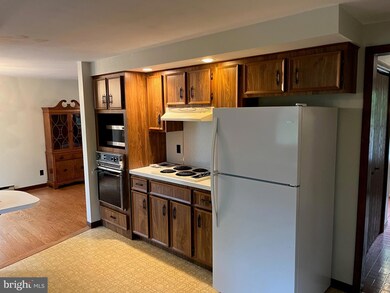 1049 Dicks Hollow Rd, Winchester, VA 22603 - photo 5