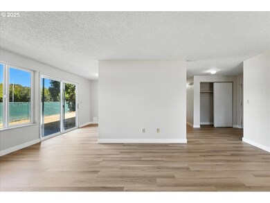 19766 SW Murphy St, Beaverton, OR 97007 - photo 5