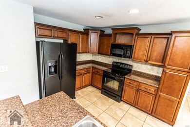 16291 Heartland Ln, Saint Robert, MO 65584 - photo 4