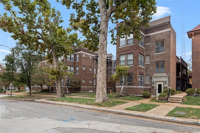 5675 Waterman Blvd unit 31, Saint Louis, MO 63112 - photo 2