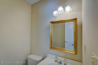 9 Lisa Court Matawan NJ 07747-small-005-