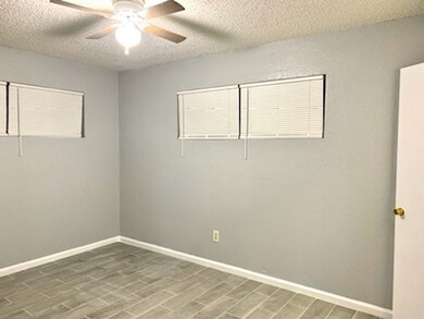 6922 Hirsch Rd unit 6922, Houston, TX 77016 - photo 4