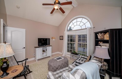 11121 Blade Crest Way, Louisville, KY 40291 - photo 3