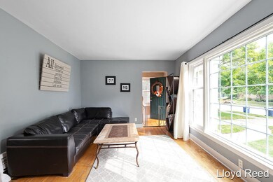 Living Room Photo 2