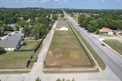 1326 Martin Luther King Junior Blvd unit B, Tulsa, OK 74106 - photo 5