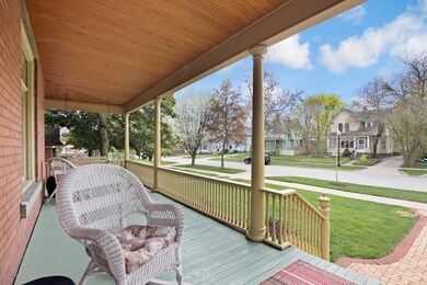 Exterior Pic_Page_05