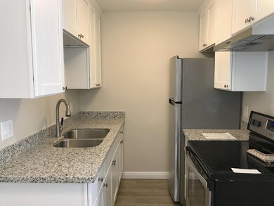 1817 W St, Sacramento, CA 95818 - photo 7