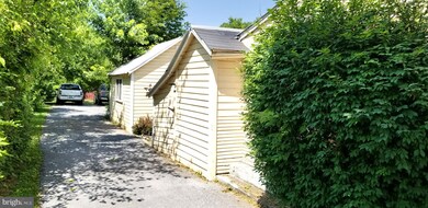 467 Giles Mill Rd, Bunker Hill, WV 25413 - photo 2