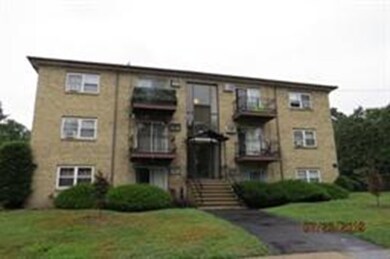 81 High St unit 5, Amesbury, MA 01913 - photo 2