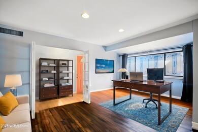 Office area v staged
