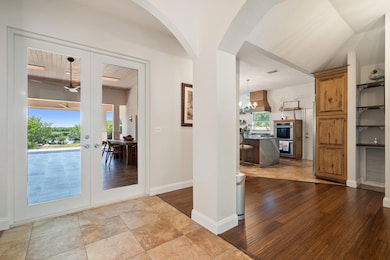 Foyer-Dining to Kitchen