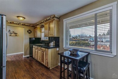 61582 Camelot Place, Bend, OR 97702 - photo 5