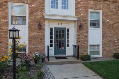 715 Whitcomb E-102