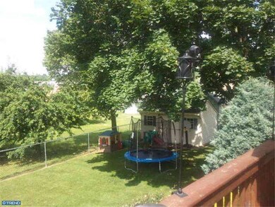 327 Lyman Ave, Womelsdorf, PA 19567 - photo 4