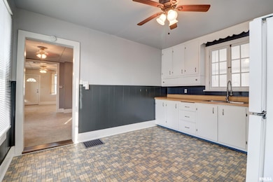 1913 Pershing Blvd, Clinton, IA 52732 - photo 4