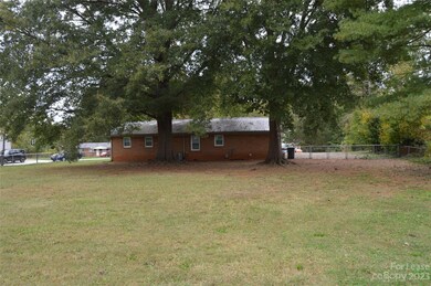 153 E Edison Dr, Statesville, NC 28625 - photo 5