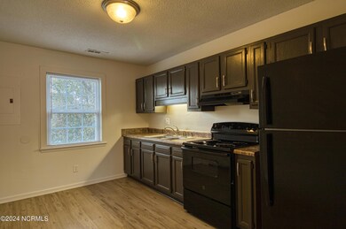 2318 Indian Dr unit B3, Jacksonville, NC 28546 - photo 4