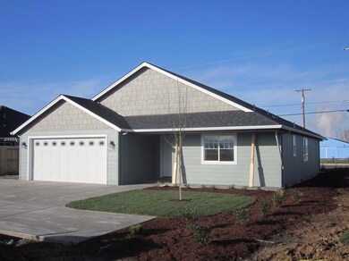 8373 Kyra Ln, White City, OR 97503 - photo 3